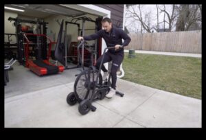 Cardio King: Must-Have Εξοπλισμός Άσκησης για Προπονήσεις με χτύπημα καρδιάς